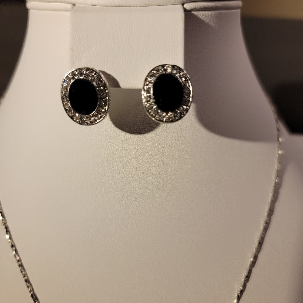 Silvertone Black Glass Stone with CZs Pendant Necklace and Pierced Earri… - Picture 3 of 9